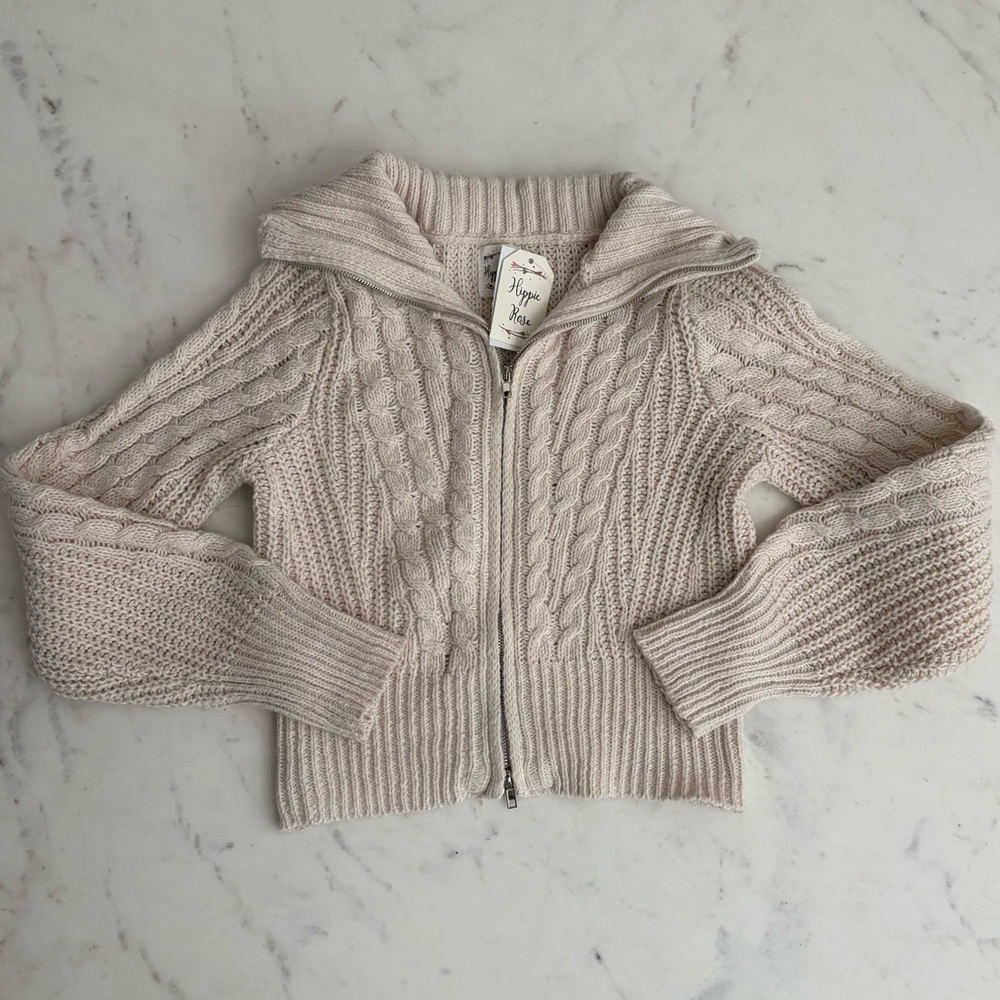 NWT Hippie Rose cable knit